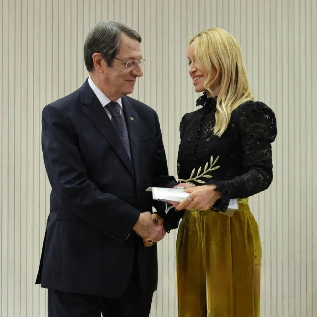 Karolina Pelendritou was awarded at the “Cyprus Athlete Day” event in the Presidential Palace, which honoured athletes who excelled in international competitions in 2022
